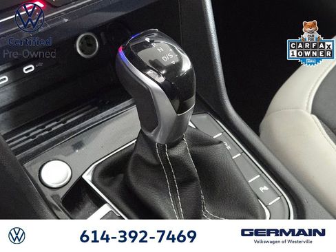 Certified 2025 Volkswagen Taos SE image 30
