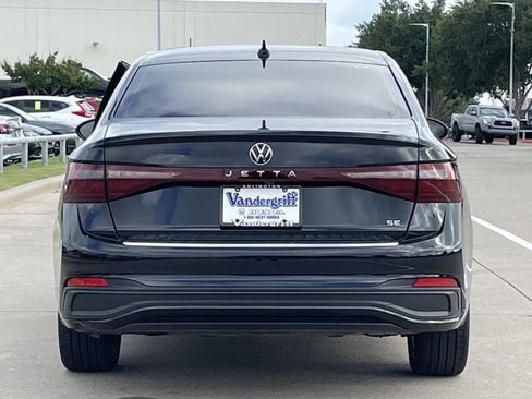 Used 2026 Volkswagen Jetta SE FWD image 5