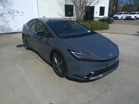 Used 2026 Toyota Prius XLE image 2