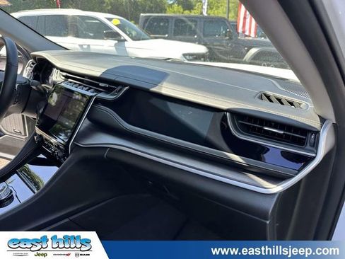 Used 2022 Jeep Grand Cherokee L Limited AWD/4WD image 26