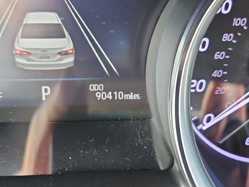 Used 2020 Toyota Camry XLE FWD image 13