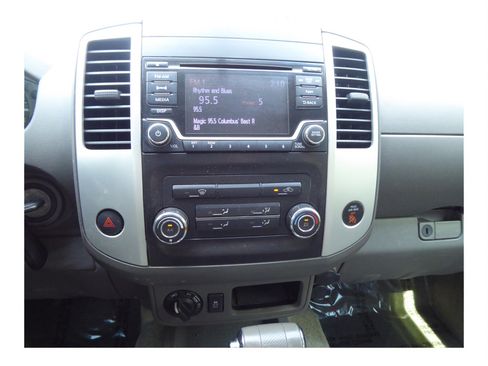 Used 2016 Nissan Frontier SV image 12