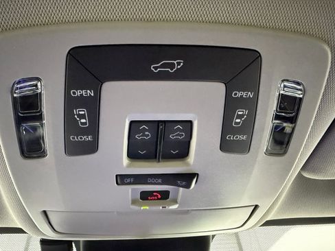 New 2026 Toyota Sienna XLE image 21