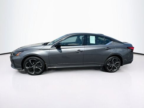 Used 2024 Nissan Altima 2.5 SR AWD/4WD image 8