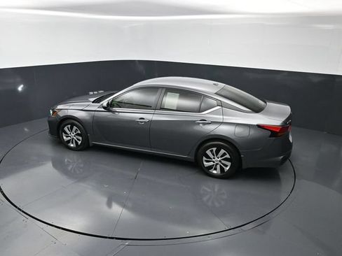 Used 2025 Nissan Altima 2.5 S FWD image 21