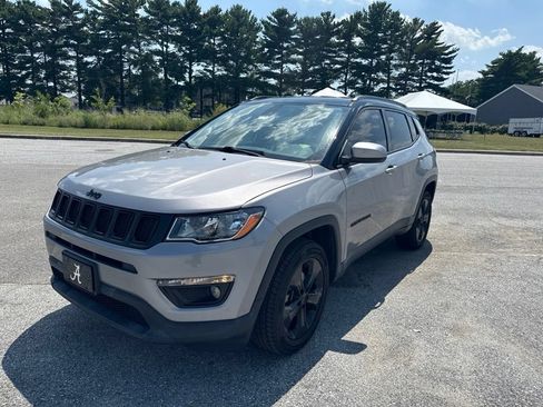 Used 2019 Jeep Compass Latitude AWD/4WD image 8