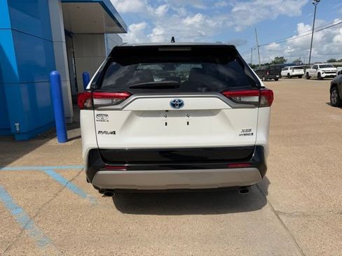 Used 2024 Toyota RAV4 XSE AWD/4WD image 4