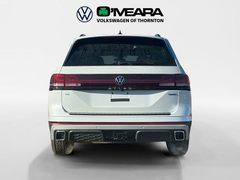 New 2026 Volkswagen Atlas Peak Edition image 4