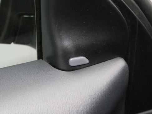 Used 2018 Nissan Pathfinder SL w/ Midnight Edition Package FWD image 11