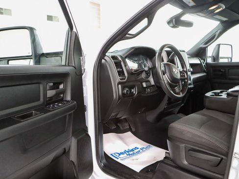 Used 2024 RAM 2500 Tradesman w/ Chrome Appearance Group image 3