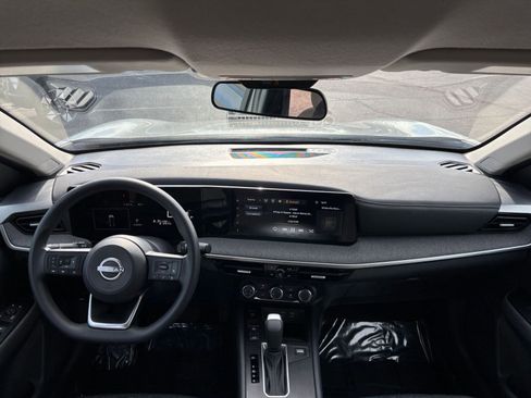 Used 2025 Nissan Kicks SV image 31