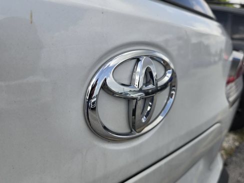 Used 2025 Toyota Corolla Cross L FWD image 8