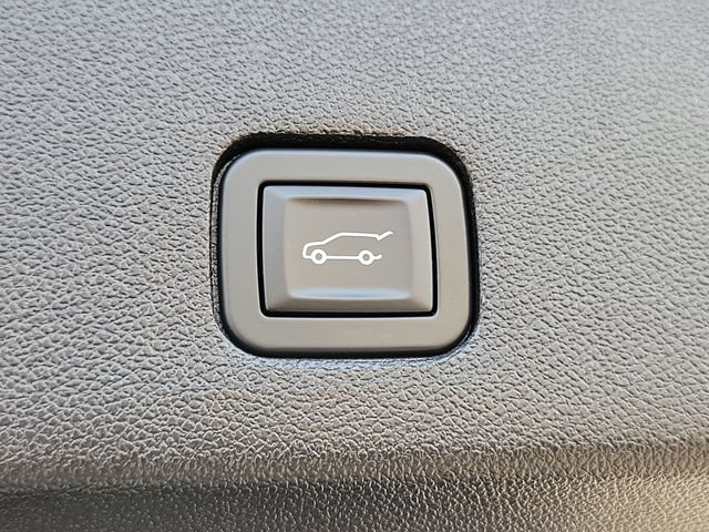 Used 2025 Cadillac XT6 Premium Luxury AWD/4WD image 37