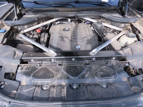 Used 2022 BMW X6 xDrive40i w/ M Sport Package image 13