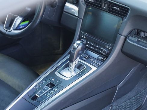Used 2018 Porsche 911 Carrera image 9