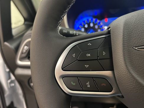 New 2026 Chrysler Pacifica Select FWD image 21