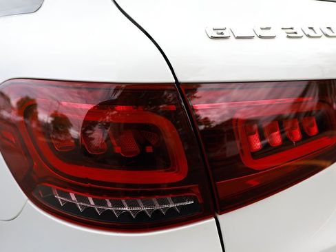 Used 2021 Mercedes-Benz GLC 300 4MATIC image 46
