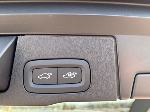 New 2026 Volvo XC60 B5 Ultra w/ Climate Package image 28