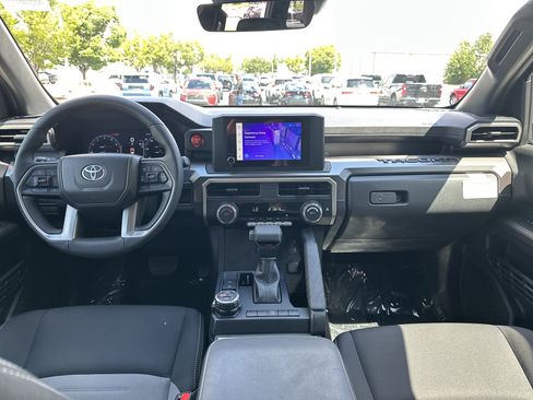 Certified 2025 Toyota Tacoma TRD Off-Road AWD/4WD image 29