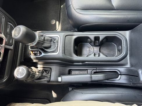 Used 2021 Jeep Wrangler Unlimited Sahara AWD/4WD image 27