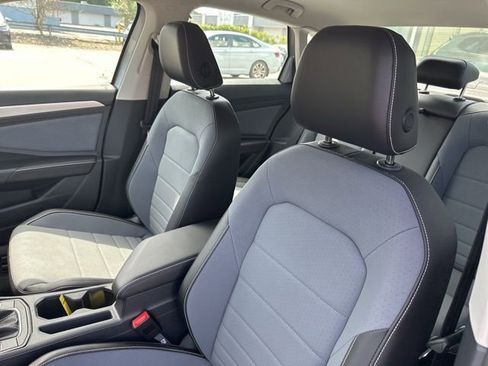 New 2025 Volkswagen Jetta SE image 10