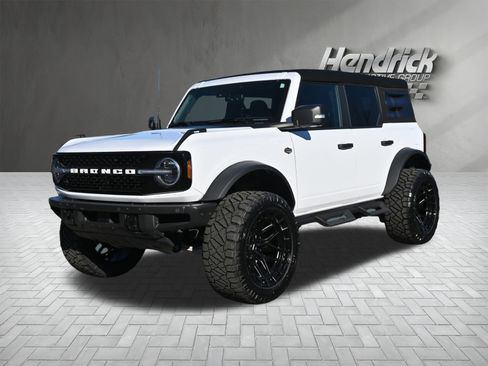 Used 2023 Ford Bronco Wildtrak image 8