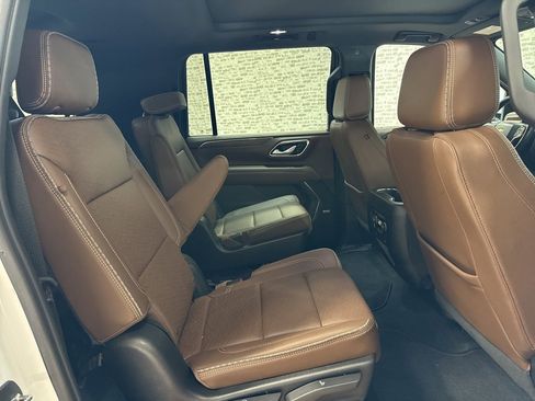 Used 2022 Chevrolet Suburban High Country image 12
