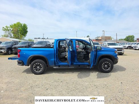 Used 2022 Chevrolet Silverado 1500 ZR2 w/ Technology Package AWD/4WD image 45
