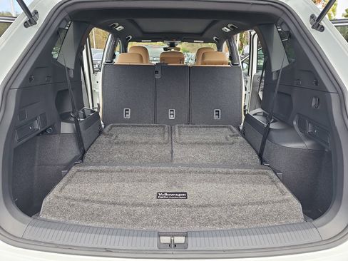 Certified 2023 Volkswagen Tiguan SE R-Line FWD image 14