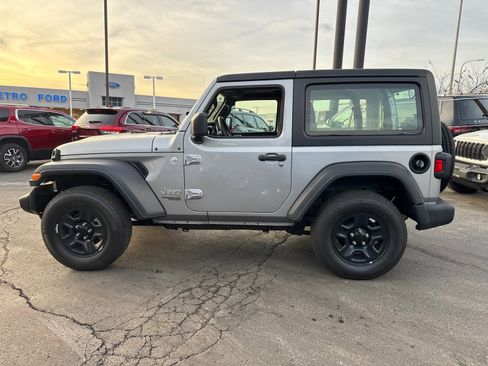 Used 2020 Jeep Wrangler Sport image 3