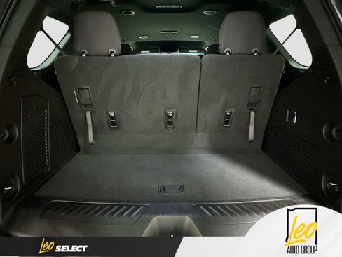 Used 2022 GMC Yukon SLE image 25