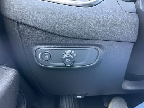 Used 2024 Chevrolet Equinox LT image 45