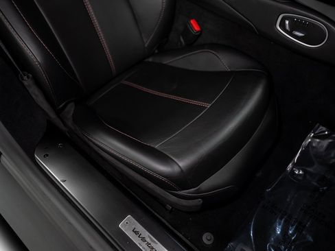 Used 2020 Aston Martin V8 Vantage Coupe image 34