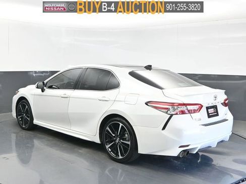 Used 2019 Toyota Camry XSE FWD image 3