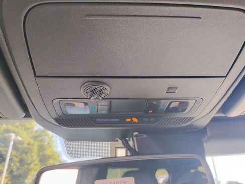 New 2025 Ford Bronco Outer Banks w/ Sasquatch Package image 25