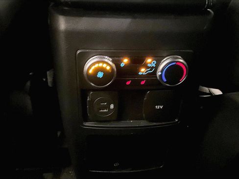 Used 2020 Ford Explorer XLT w/ Equipment Group 202A image 33