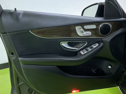 Used 2018 Mercedes-Benz C 300 4MATIC Sedan w/ Premium Package image 15