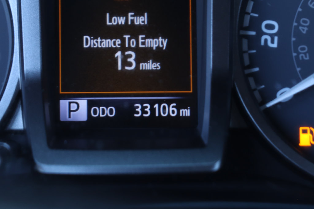 Used 2021 Toyota Tacoma TRD Off-Road w/ Technology Package AWD/4WD image 21