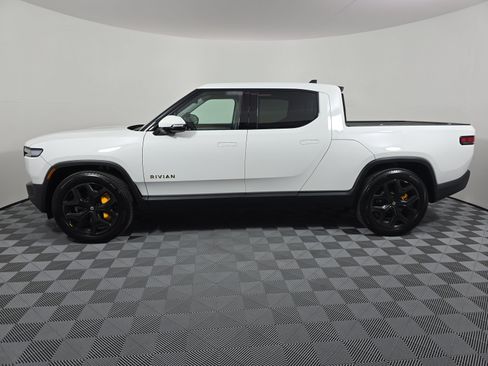 Used 2025 Rivian R1T Premium AWD/4WD image 2