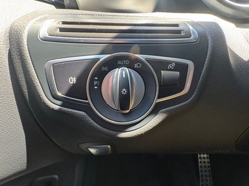 Used 2021 Mercedes-Benz C 300 4MATIC Sedan image 30