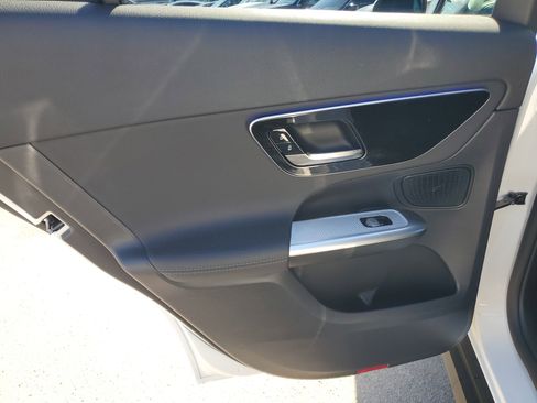 Certified 2025 Mercedes-Benz GLC 300 image 10