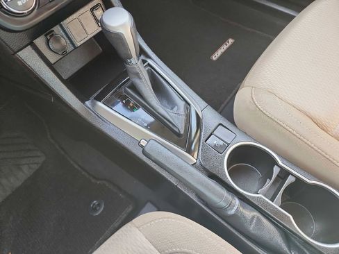 Used 2015 Toyota Corolla LE image 23