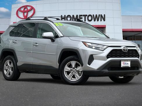 Used 2025 Toyota RAV4 XLE w/ Convenience Package AWD/4WD image 2