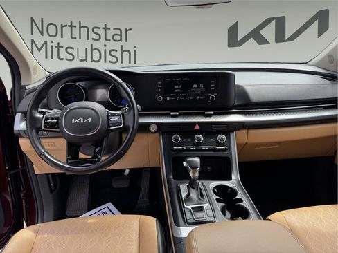 Used 2023 Kia Carnival LX FWD image 24