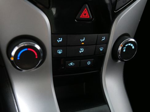 Used 2012 Chevrolet Cruze LT image 23