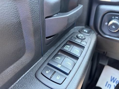 Used 2024 RAM 3500 Tradesman w/ Chrome Appearance Group AWD/4WD image 16