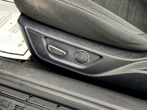 Used 2017 Ford Mustang Coupe image 11