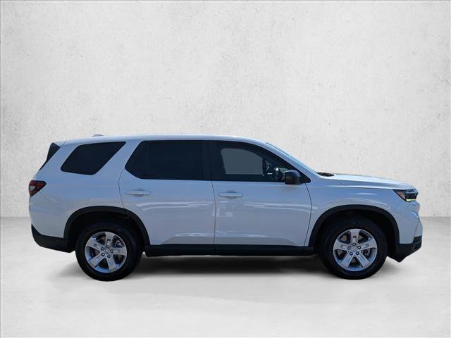 Used 2023 Honda Pilot LX image 4