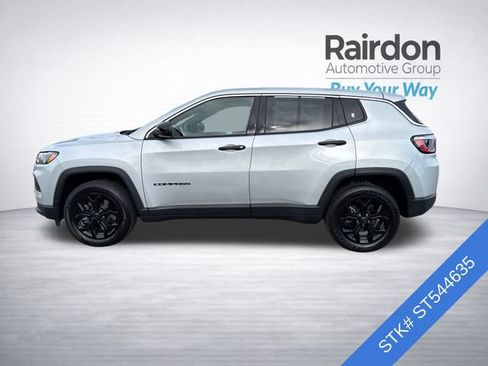 Used 2025 Jeep Compass Sport AWD/4WD image 4