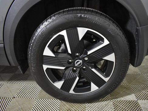 Certified 2025 Nissan Kicks SV image 37